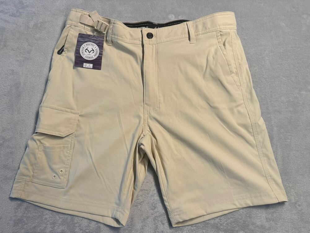 Realtree Hybrid Shorts Medium Performance Fishing Cargo Hiking Water Repellent